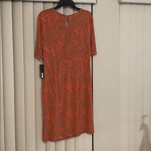 Ladies dress - Picture 2 of 2